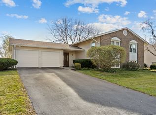 1429 Haise Ln, Elk Grove Village, IL 60007