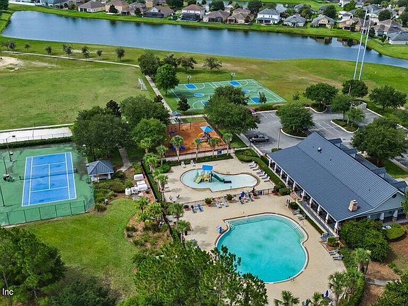 3rd image of 16347 DAWNWOOD Court