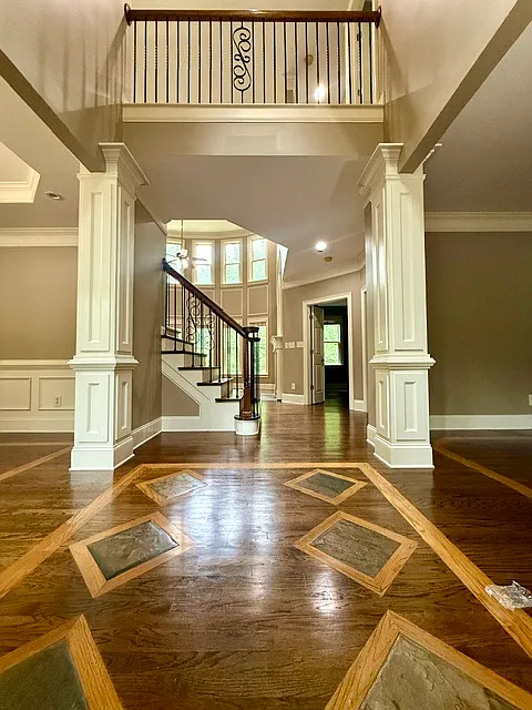 6 bed, 4580 sqft, $4,500 — Photo 4