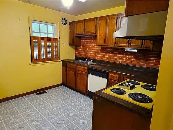 5th image of 4452 Greenwich Village Ave