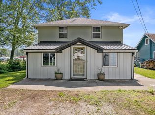 9696 N Steinbarger Lake Dr, Wawaka, IN 46794