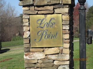 333 Lake Point Ln, Belews Creek, NC 27009