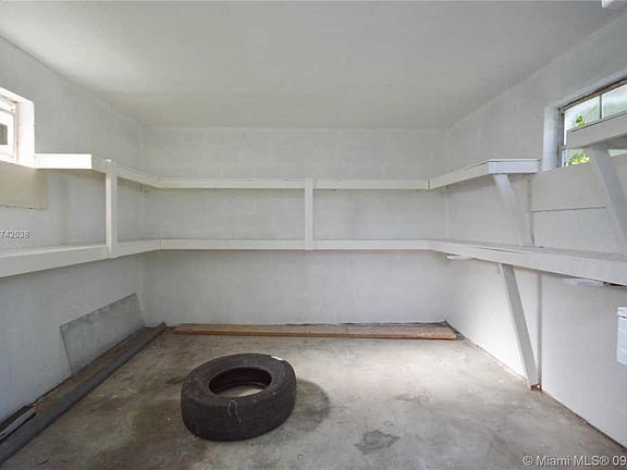 2nd image of 304 NW 3rd St