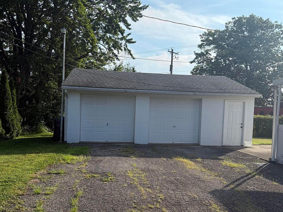 2nd image of 4089 Columbia St