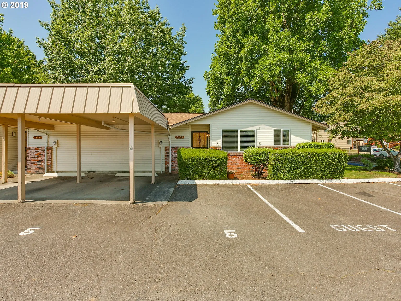 2109 SE 148th Pl photo 1