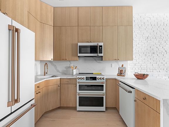 5th image of 112 Luquer St #2