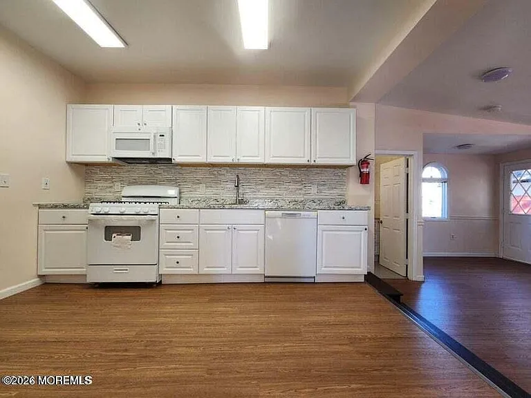 225 Shore Blvd #A — Photo 8