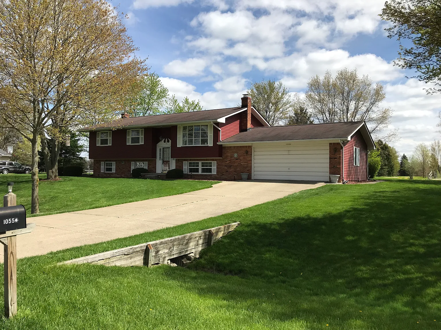 10556 Chancelor Dr photo 1