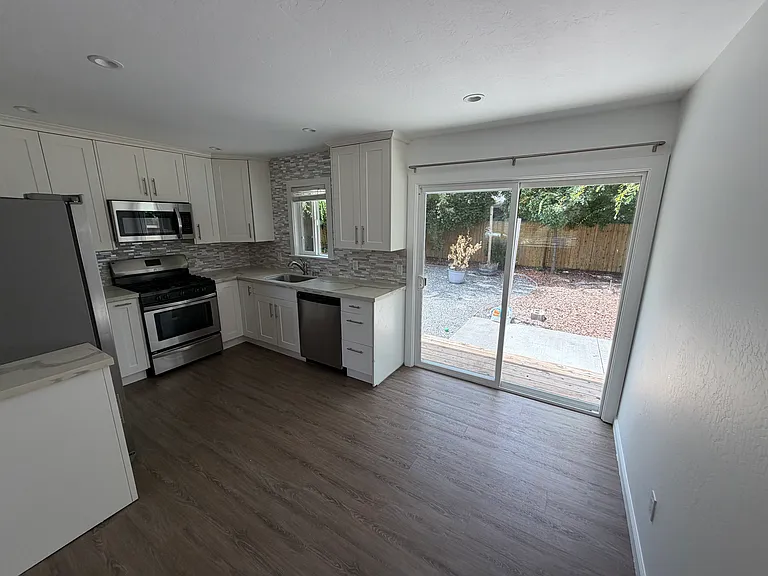 137 Maria Dr — Photo 1