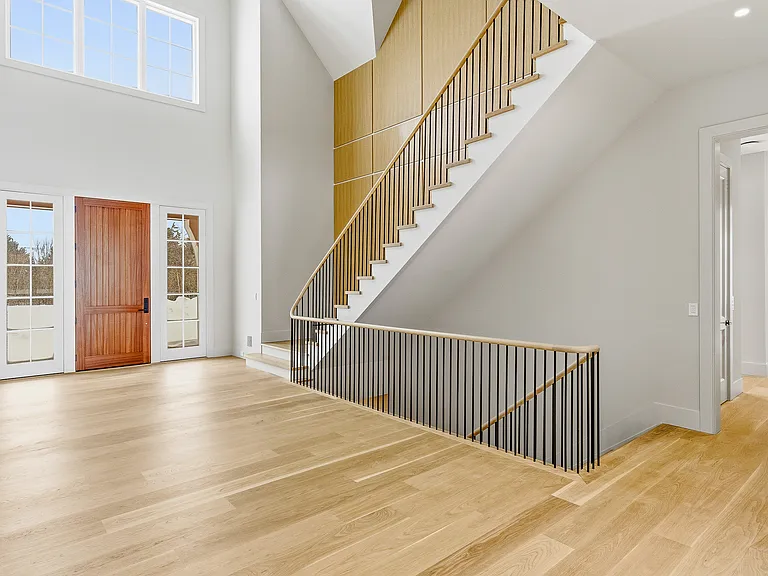 120 Halsey Ln — Photo 5