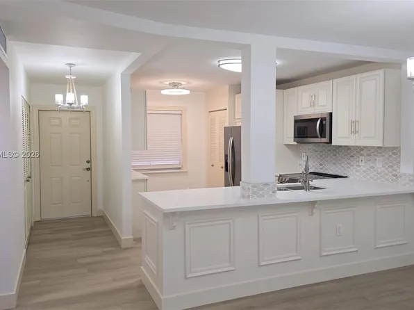 370 NW 76th Ave APT 204, Margate, FL 33063