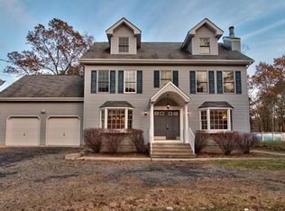 183 Depue Cir, Bushkill, PA 18324