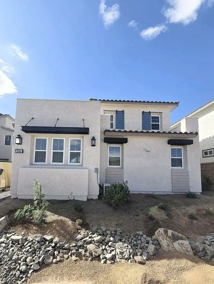 3 bed, 2.5 bath, 2004 sqft, $3,500 — Photo 1
