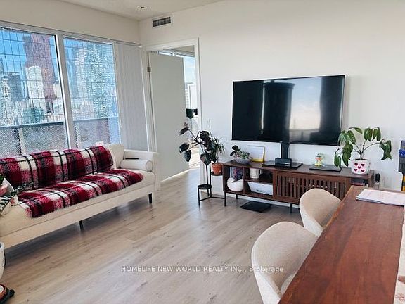 4th image of 138 Downes St #3507