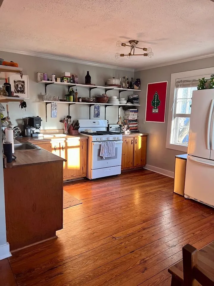 2 bed, 775 sqft, $2,000 — Photo 2
