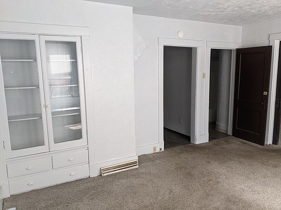 4th image of 641 Linden Ave #A