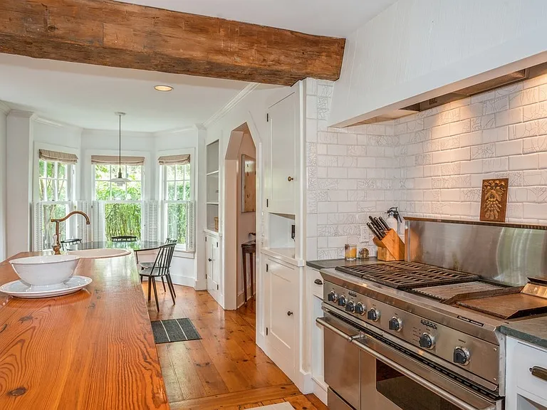 24 Egypt Ln — Photo 3
