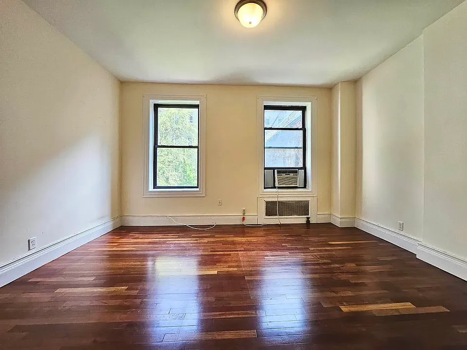 411 W 43rd St #3V