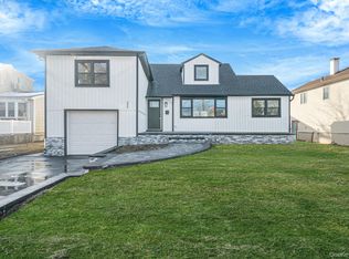 233 Harrison Avenue, Island Park, NY 11558