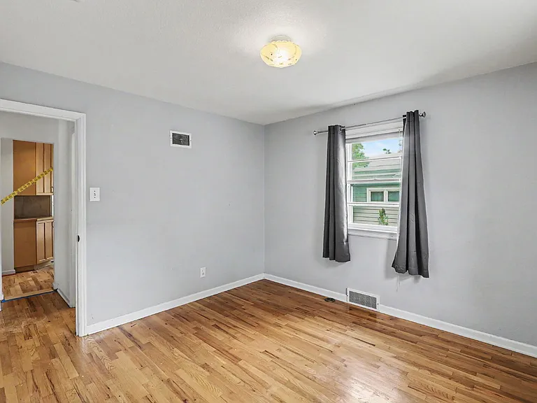 1515 3rd Ave — Photo 3