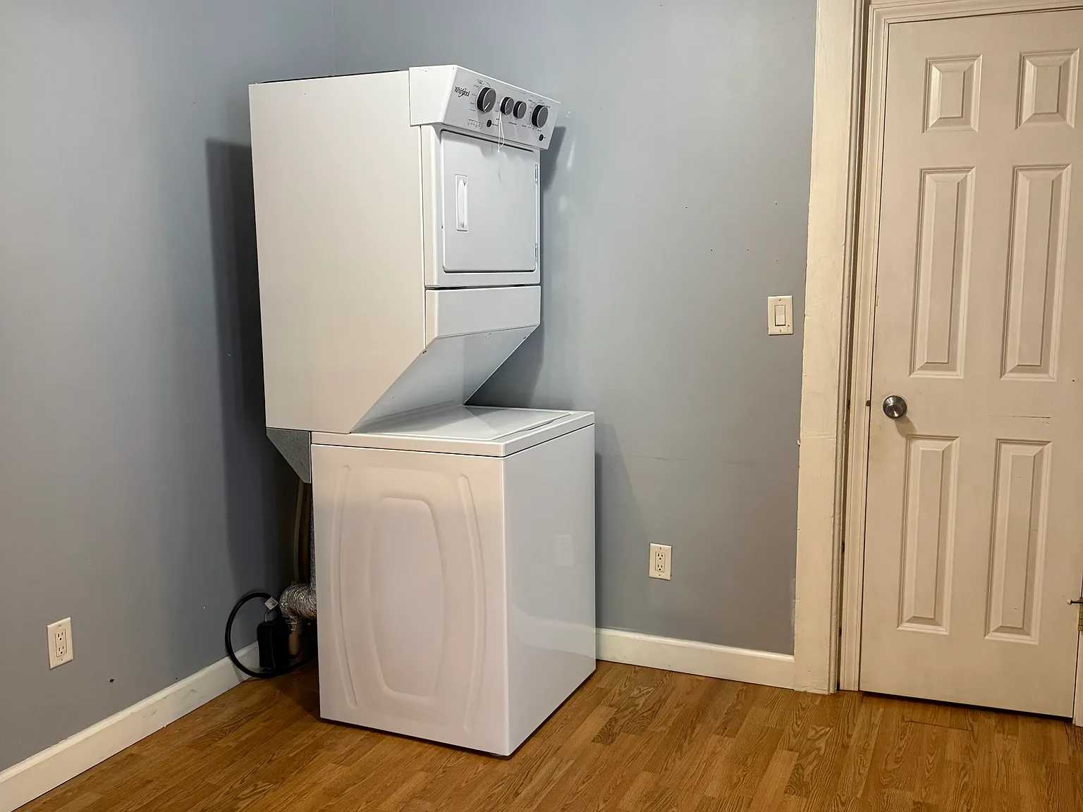 1 bed, 900 sqft, $1,100 — Photo 3