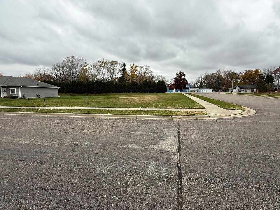 2nd image of 2770 Timber Ridge Pl NE
