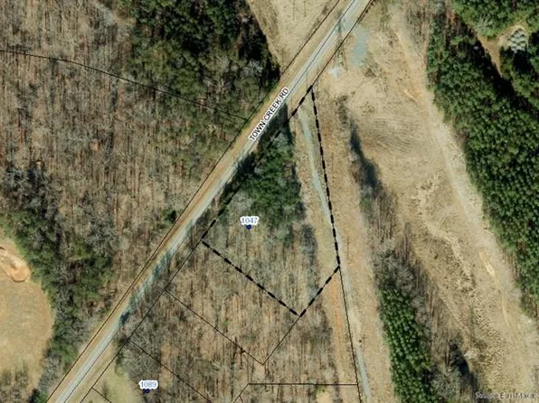 1047 Town Creek Rd, Eden, NC 27288