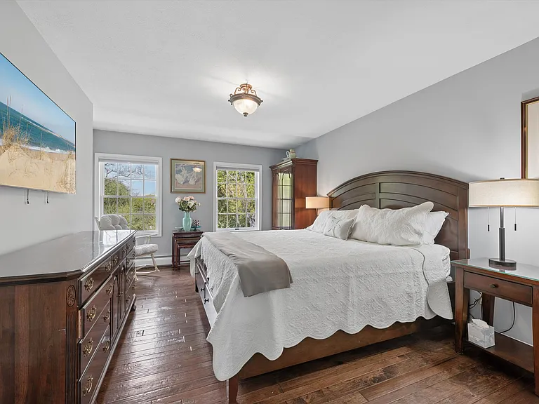 2 Tracy Dr — Photo 18