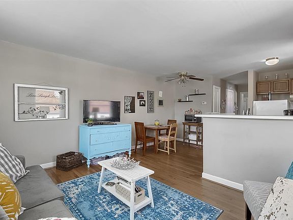 4th image of 6667 W Park Ave