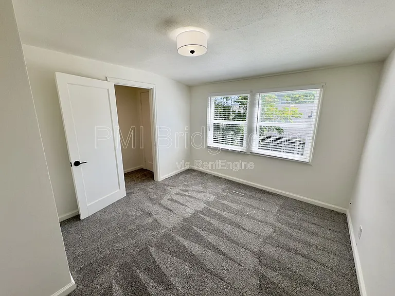 5420 NE 13th Ave — Photo 12