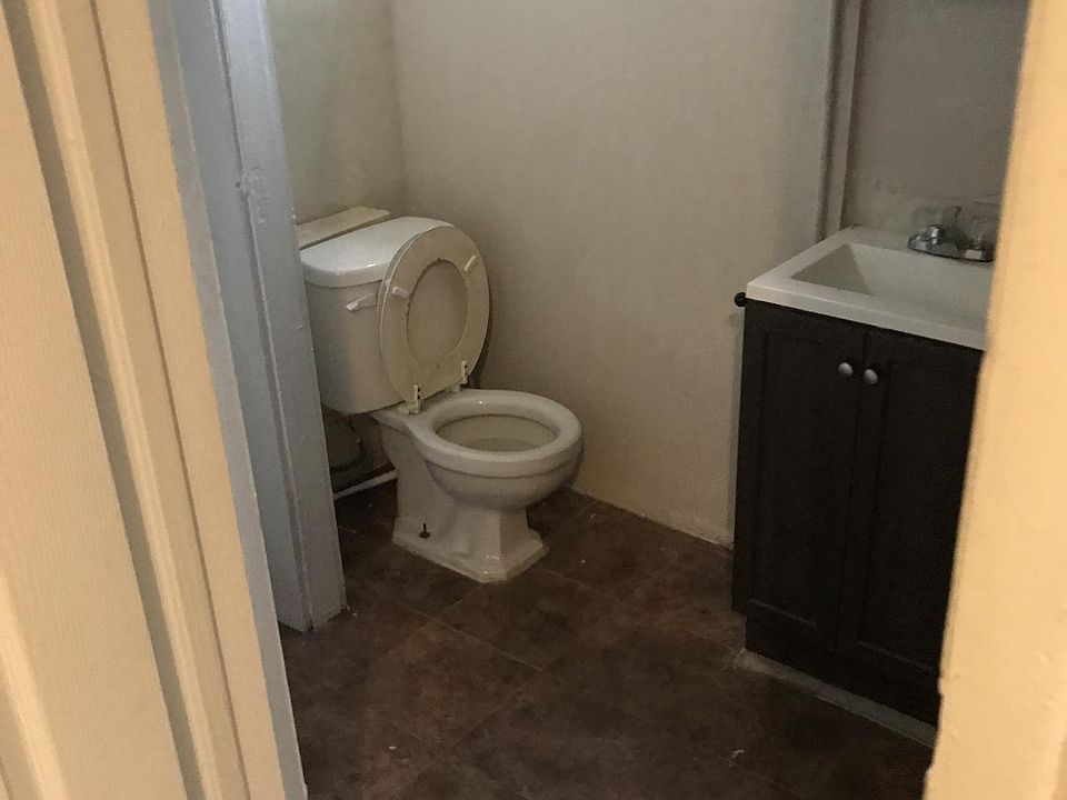 2nd image of 401 S Ridgewood Ave APT 5