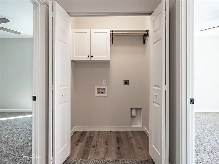984 E Lander St — Photo 20