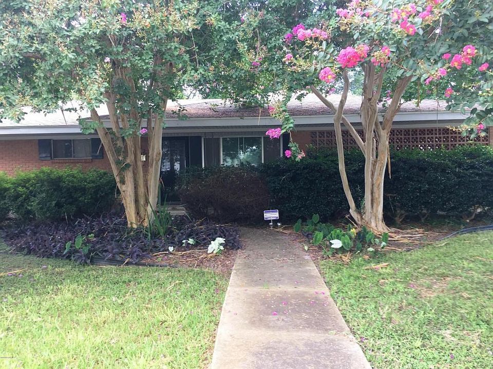 1st image of 502 Saint Camille St