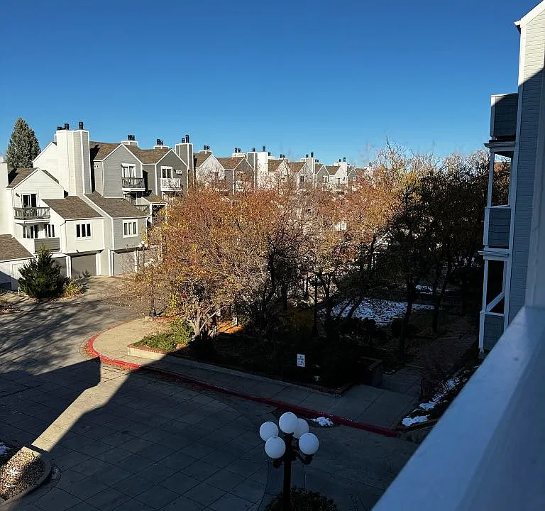 2201 Pearl St #203