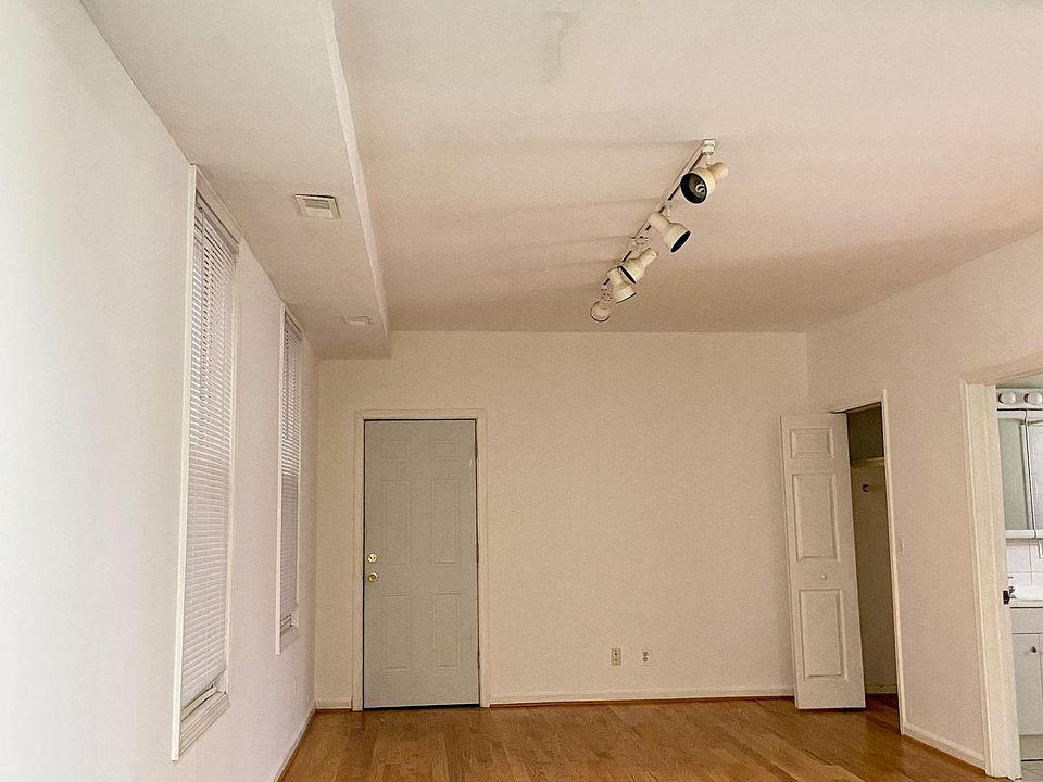 1st image of 1548 W Fullerton Ave
