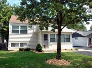 895 S York St, Elmhurst, IL 60126