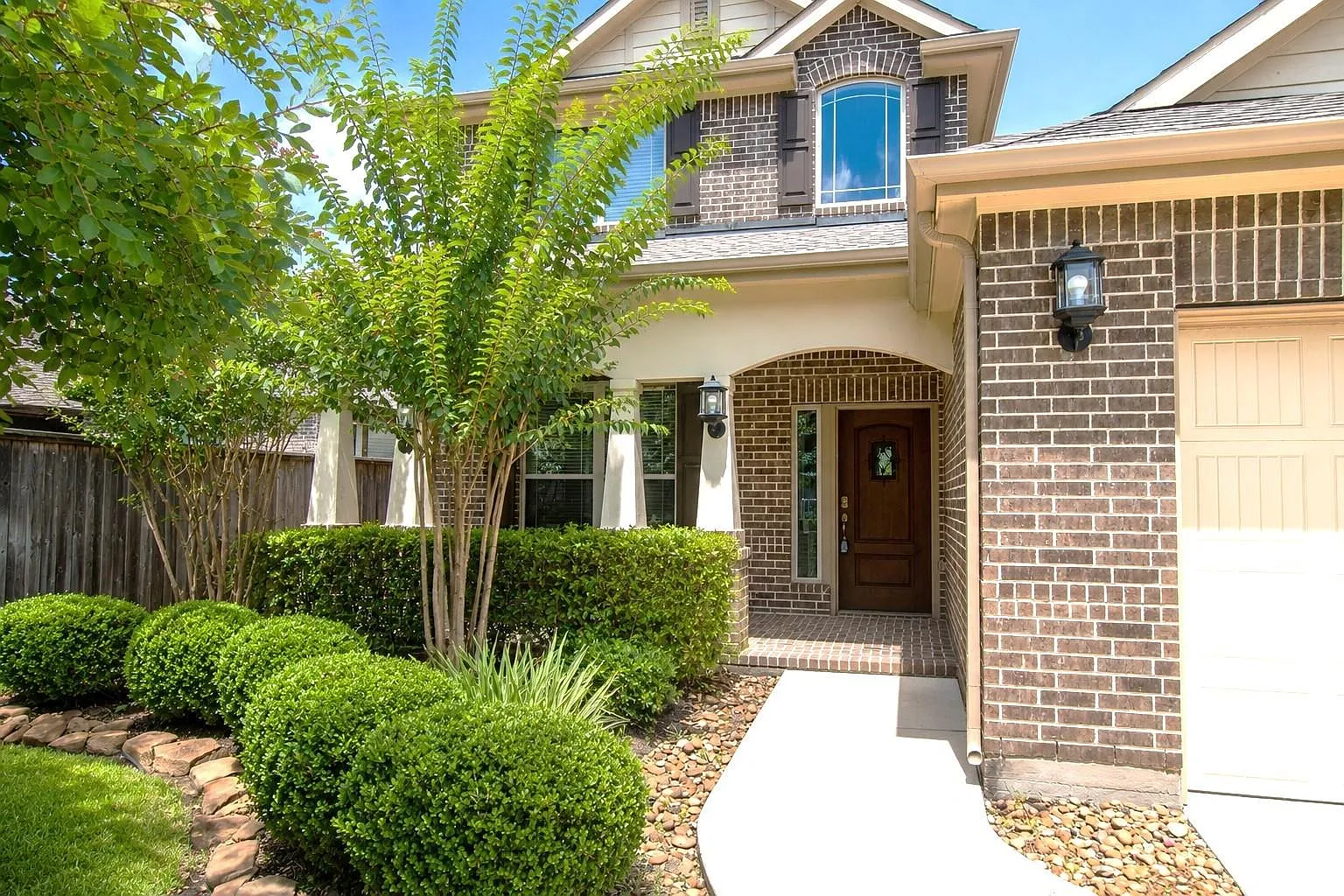 4 bed, 3.5 bath, 2676 sqft, $3,150 — Photo 2