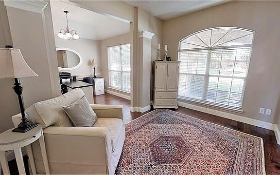 2nd image of 1519 Summerfield Dr