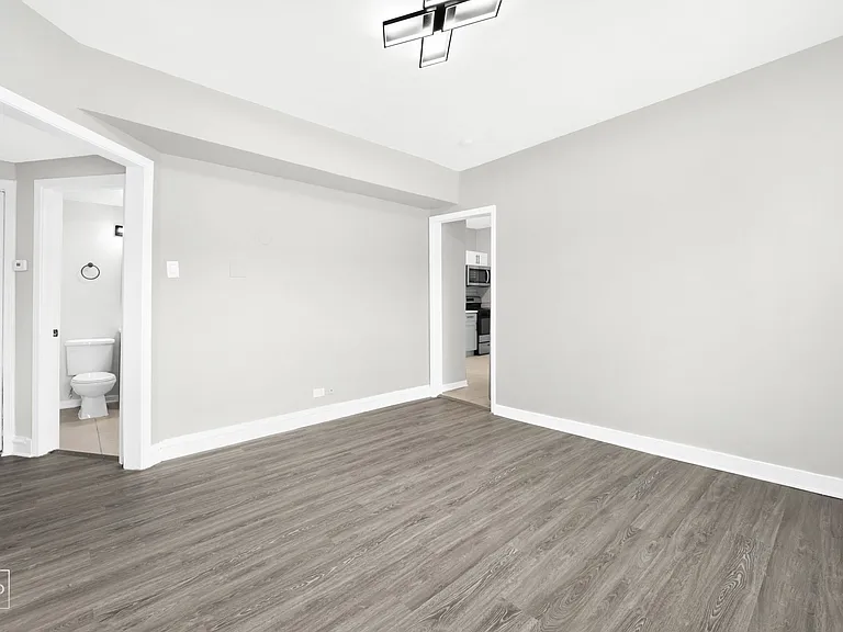 5749 W Chicago Ave — Photo 6