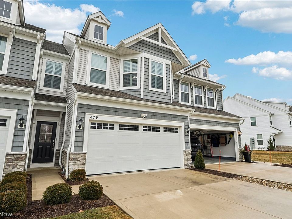 1st image of 679 Harbour Town Ct