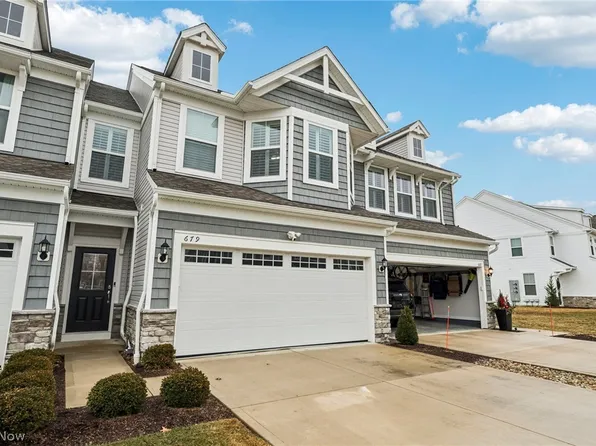 679 Harbour Town Ct, Avon Lake, OH 44012