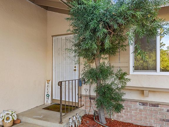 3rd image of 1301 Holmes Court