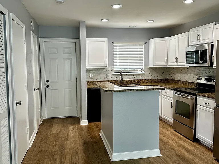 2302 Maki Rd #49 — Photo 6