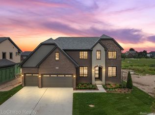 49256 Peacock Dr, Macomb, MI 48044