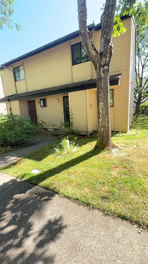 2 Bed, 1.5 Bath Condo in The W. Eugene Neighborhood! Apply Now! — Photo 1