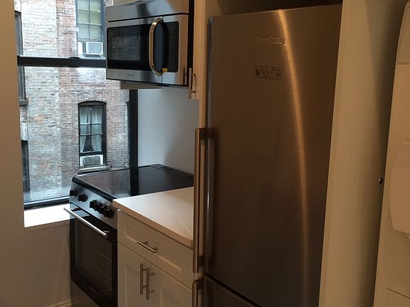 2nd image of 141 W 10th St APT 17