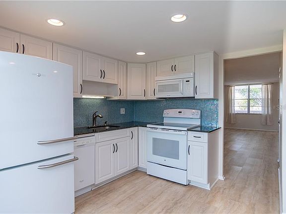 3rd image of 4895 Bay St NE APT 301