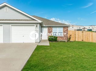 211 Palmer Ct, Pleasant Hill, MO 64080