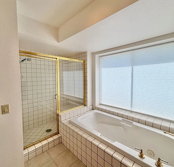5663 Montclair Cir — Photo 22