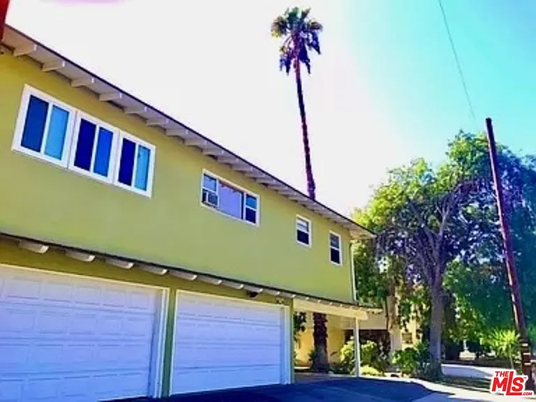 624 N Toluca Park Dr #E — Photo 1